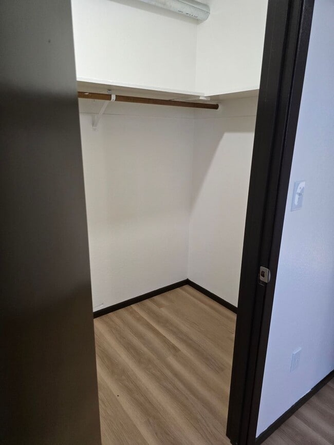 Building Photo - Incredible Value!  Upstairs Pet Friendly 2...