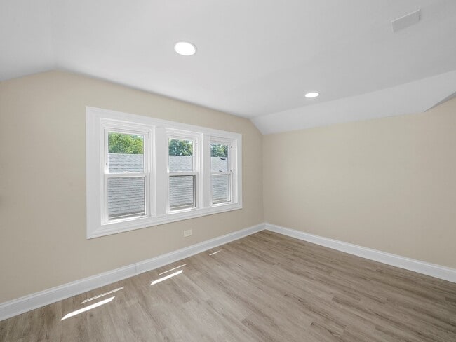 Building Photo - 811 S 7th Ave