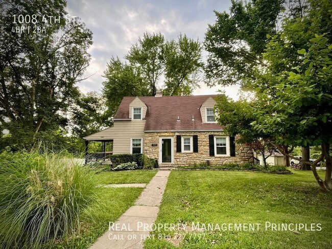 Building Photo - 1008 4th St-