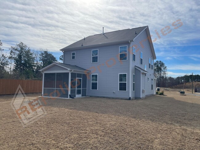 Building Photo - Beautiful 3 Bedroom 2-Car Garage Home w/Lo...