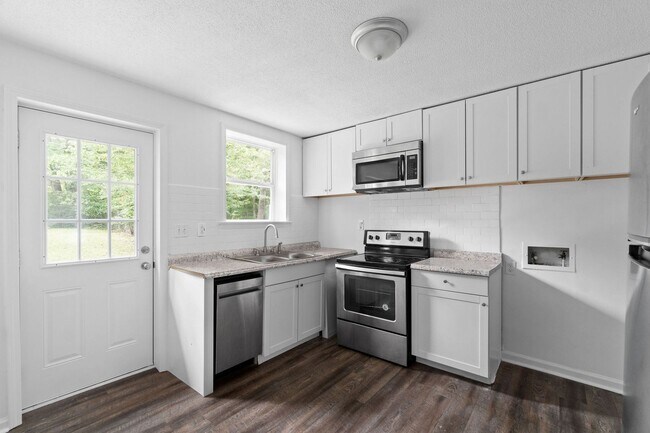 Building Photo - 706 Britton Springs Rd