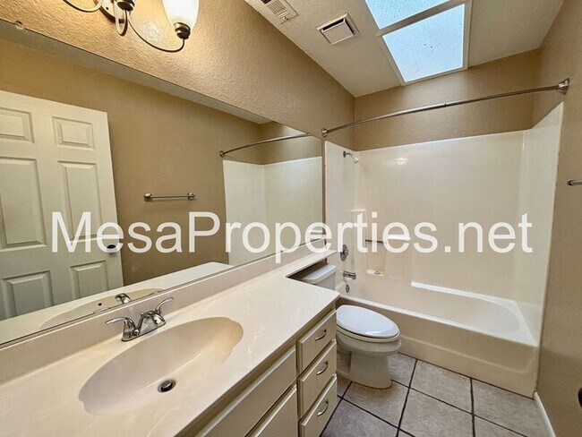 Building Photo - 14145 Heritage Ct