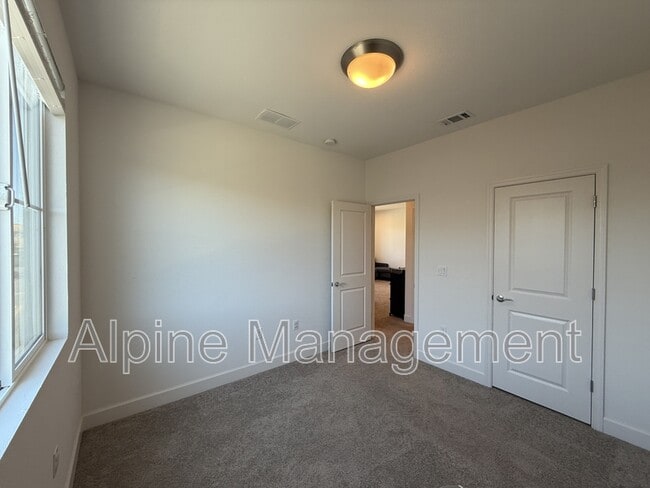 Building Photo - 2062 Cottonwood St