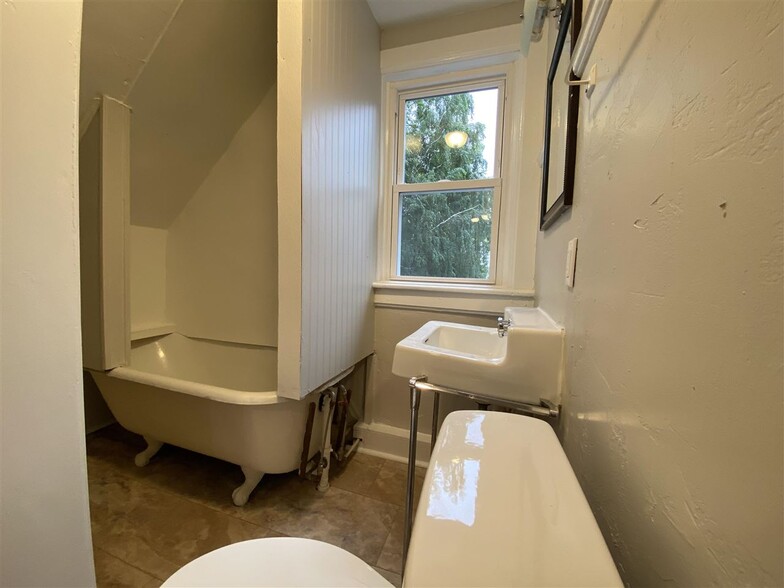 Updated bathroom - 315 Naymut St