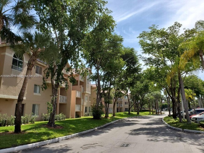 Building Photo - 10420 SW 158th Ct