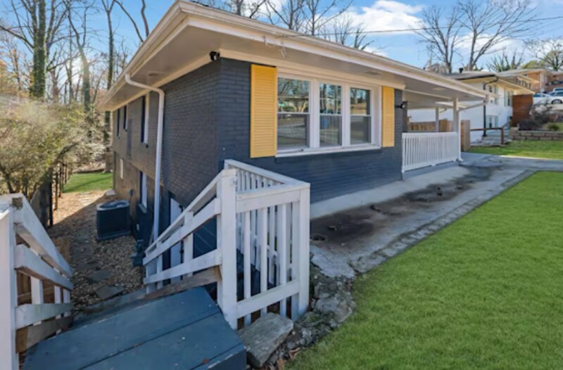 Building Photo - 2364 Lilla Cir SW