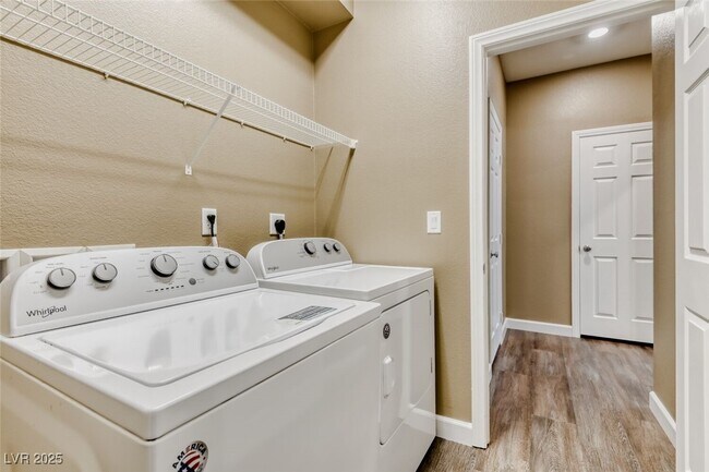 Building Photo - 3171 Brynley Ave