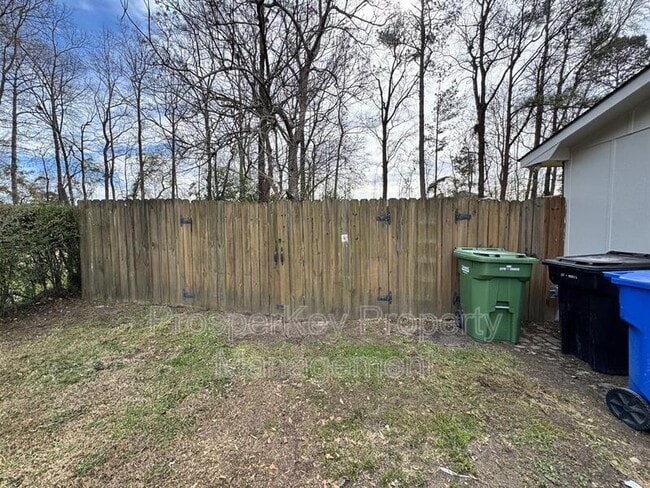 Building Photo - 6428 Luna Dr