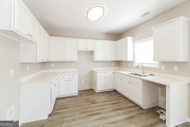 Building Photo - 698 Clairidge Elm Trail SW