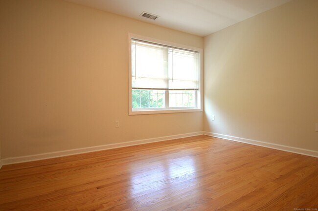 Building Photo - 173 Saybrook Rd