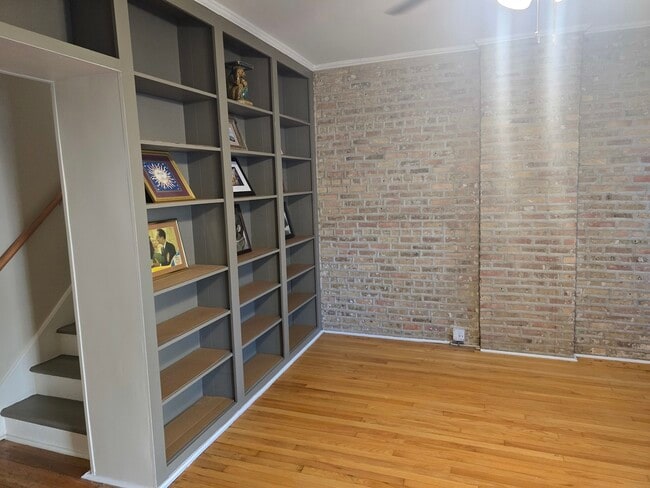 Building Photo - 11304 S Langley Ave