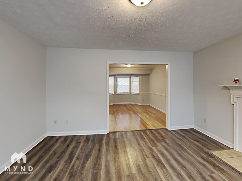 Building Photo - 4832 Wyndam Dr