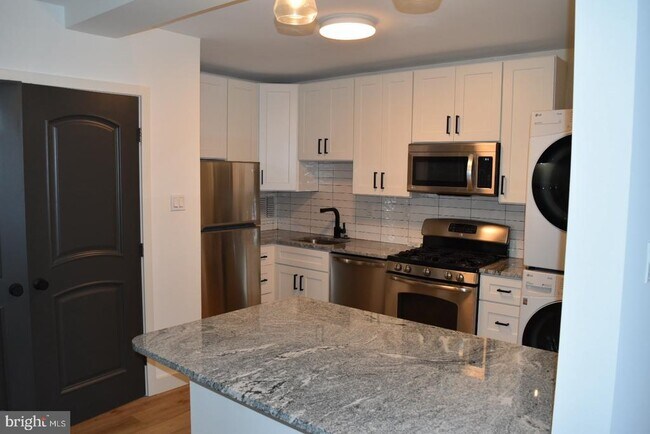 Building Photo - 3705 S George Mason Dr