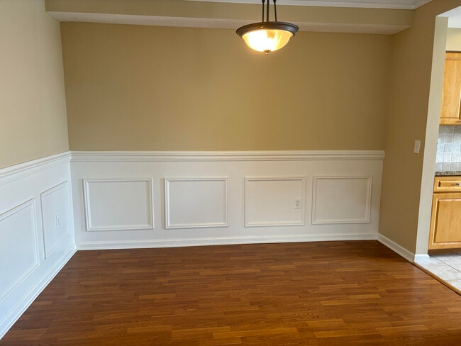 Building Photo - 2048 Alta Meadows Ln