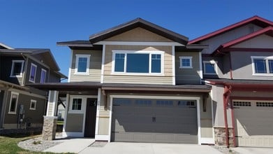 Building Photo - 2633 Park Creek Ave