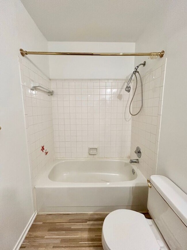 Building Photo - 9 Long Green Ct