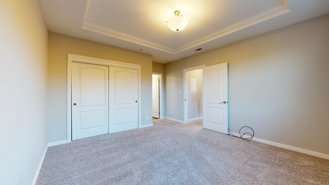 Building Photo - Beautiful 3 Bedroom 3 Full bath with 1 Car...