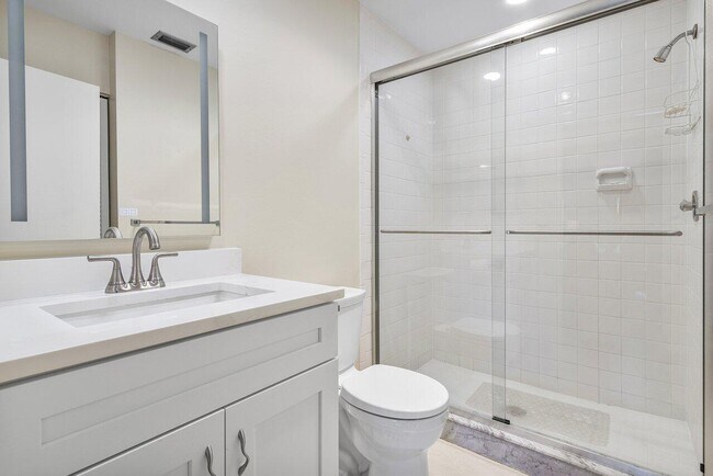 Building Photo - 5850 Sugar Palm Ct