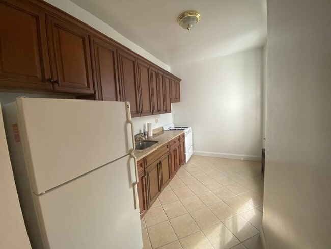 Building Photo - 8302 6th Ave