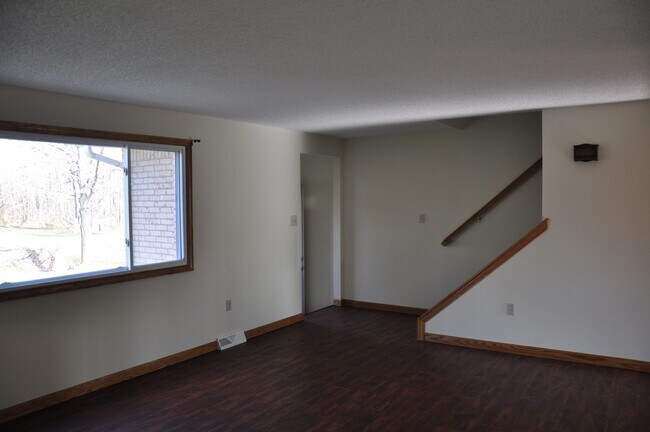 Building Photo - 6077 New Taylor Rd