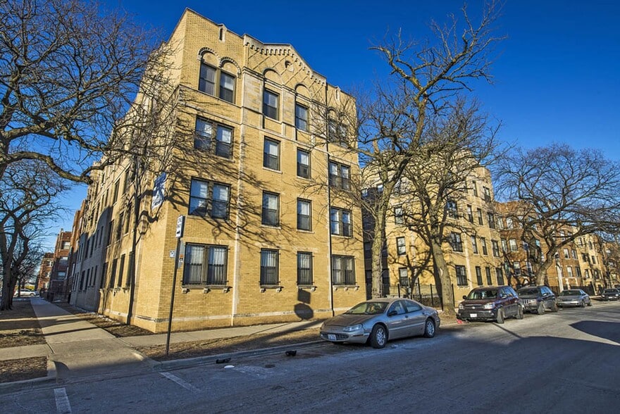 Building Photo - 1734 E 72nd St Chicago, IL 60649