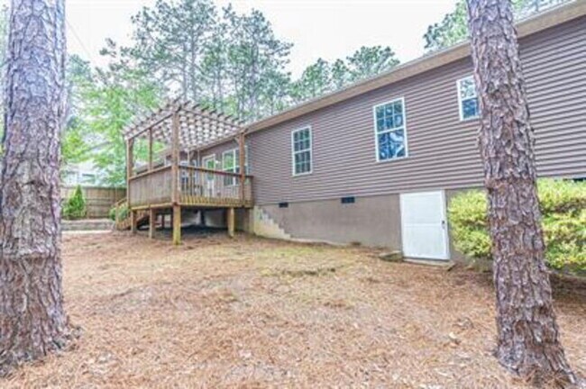 Building Photo - 465 Crestview Rd