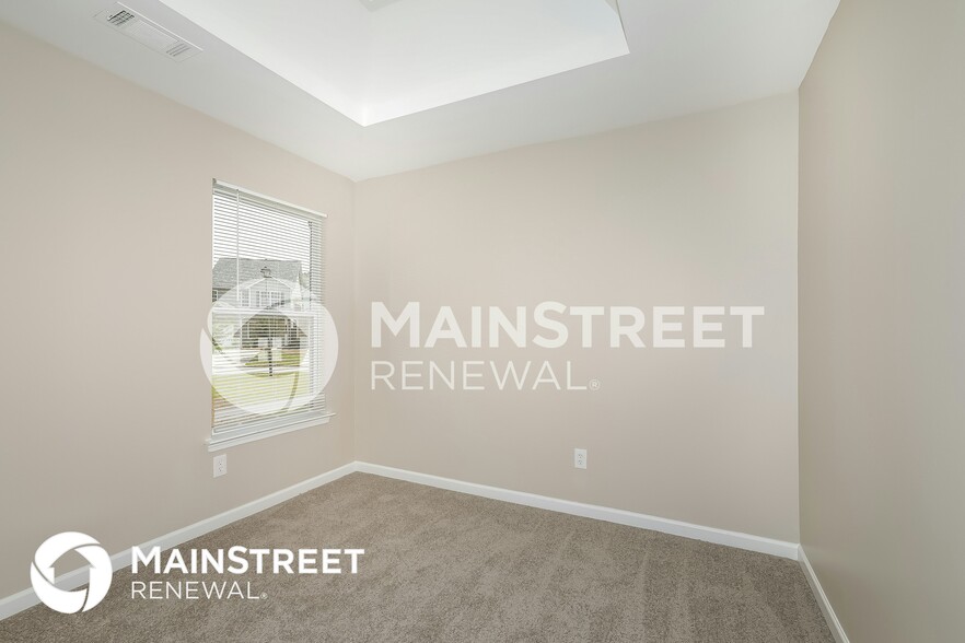 Building Photo - 4830 Tangerine Cir