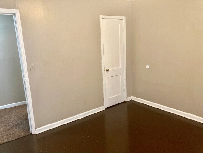 Building Photo - 808 S Lexington St