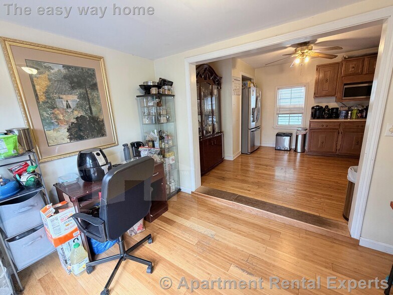 Building Photo - 4 St Mary Rd