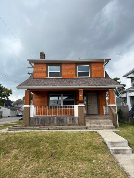 Primary Photo - 73 N Oakley Ave