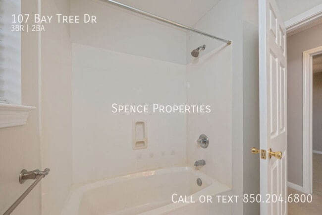 Building Photo - 107 Bay Tree Dr