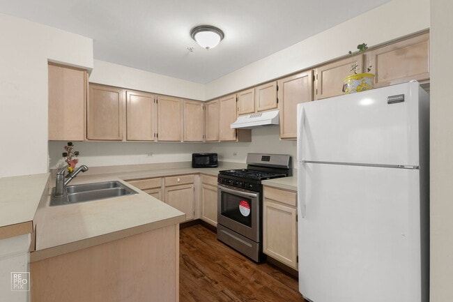 Building Photo - 1429 Orleans Dr