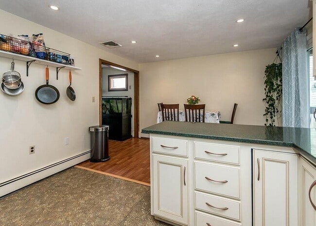 Building Photo - 23 Copley Ave