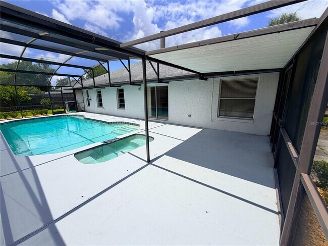 Building Photo - 309 Buttonwood Dr