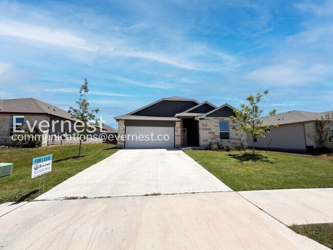 Building Photo - 726 Freedom Cir