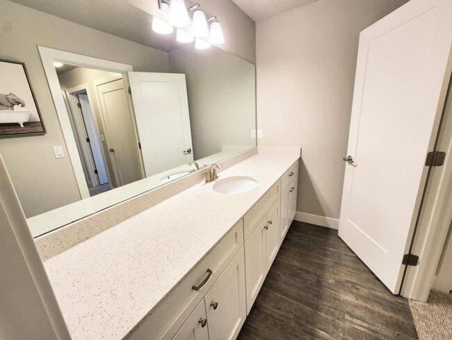 Building Photo - 277 E 1500 N St