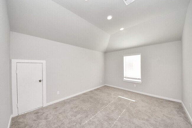 Building Photo - 21650 Wave Holw Dr