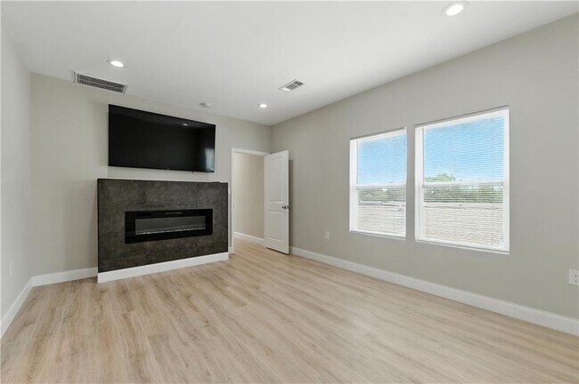 Building Photo - 1470 Norris Pl NW