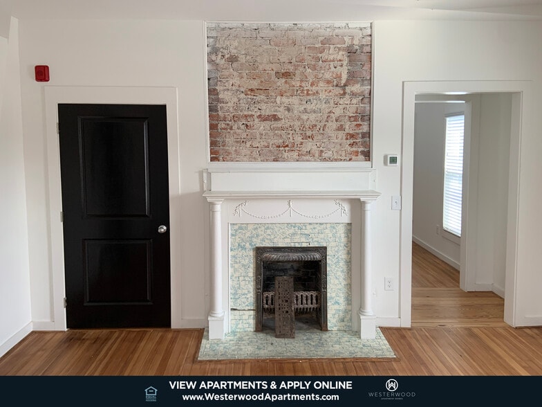 Building Photo - 214 N Cedar St