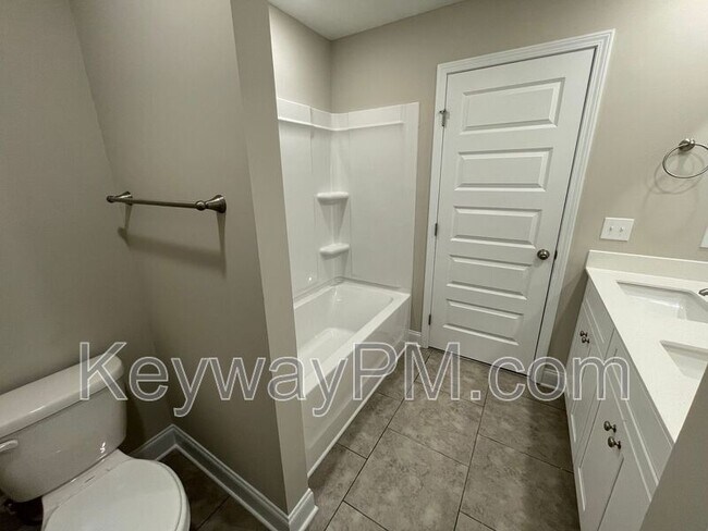 Building Photo - 3089 Venetian Dr