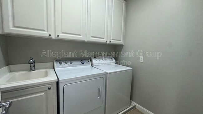 Building Photo - 11962 Kipper Dr