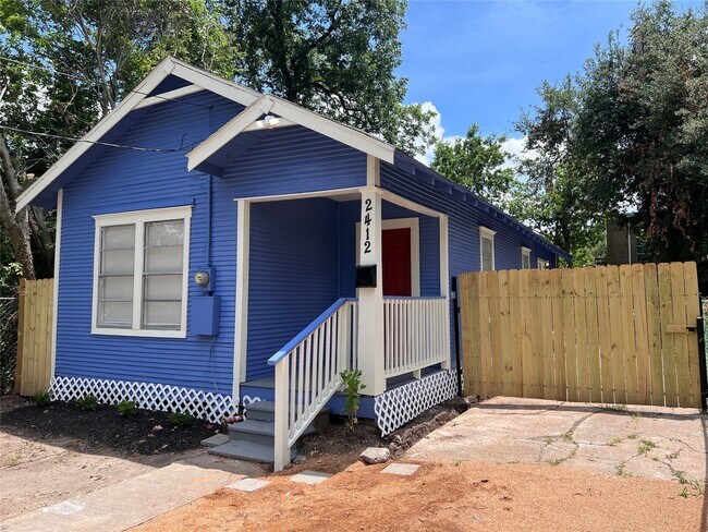 Building Photo - 2412 Stuart St
