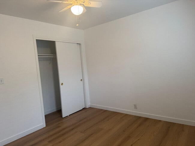 Building Photo - Campbell Charmer- 2 Bedroom 1 Bath Duplex with Garage