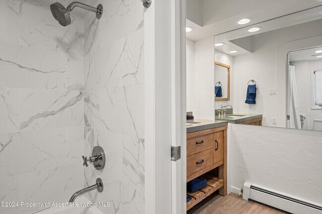 Building Photo - 182 Bennett Pl