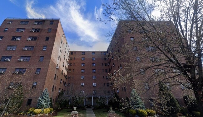 Building Photo - 208 Anderson St