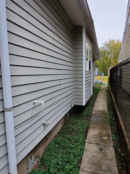 Building Photo - 2862 N Olney St