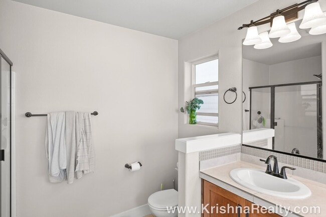 Building Photo - Gorgeous 4 BD* 2.5 BA* Single Family Home ...