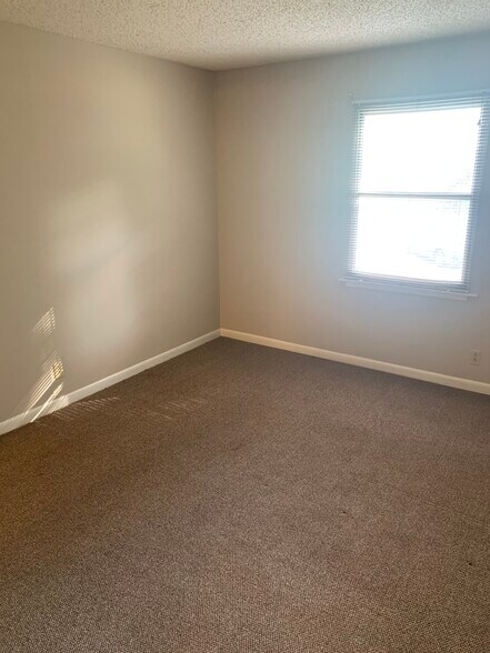 Building Photo - 2929 Selena Dr