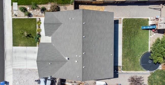 Building Photo - 404 Settler Dr