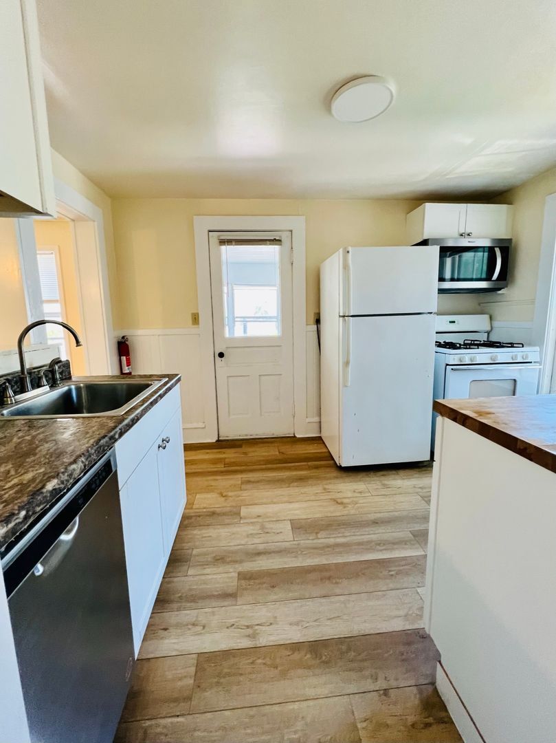 Building Photo - 50-52 Howard St